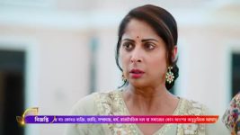 Swarnor Sangsar S01 E50 Swarno saves an unknown man's life twice