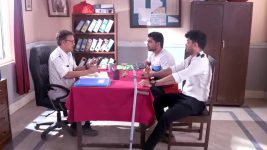 Dui Shalik (Star Jalsha) S01 E202 Priyaranjan Arrives Back