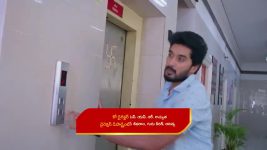 Karthika Deepam S02 E331 Kanchana, Anasuya in Shock
