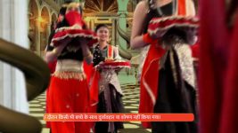 Parul (Zee tv) S01 E30 16th April 2025