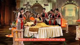 Parul (Zee tv) S01 E31 17th April 2025
