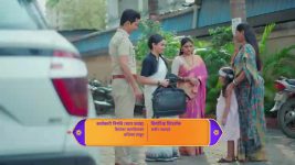 Aboli (star pravah) S01 E1114 Dinkar Follows Aboli's Advice