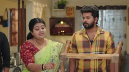Gunde Ninda Gudi Gantalu S01 E432 Meena Fumes at Guna