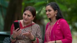 Aai Aani Baba Retire Hot Aahet S01 E142 Seema, Makarand's Bitter Views