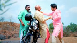 Kon Hotis Tu Kay Zalis Tu S01 E17 A Shocker for Mukund