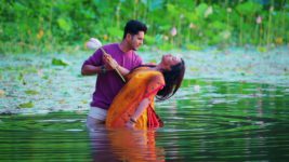 Kon Hotis Tu Kay Zalis Tu S01 E23 Yash Rescues Kaveri from a Mishap