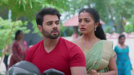 Geeta LLB (Star Maa) S01 E142 Danger Strikes Akhil, Geetha