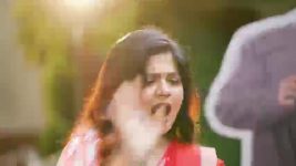 Hochhe Ta Ki (Star Jalsha) S01 E50 Baha, Chiku Bow Out at Fifty