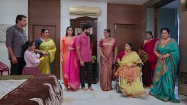 Karthika Deepam S02 E381 A Surprise for Deepa