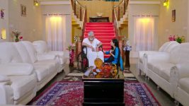 Lakshmi Nivasa S01 E687 17th June 2025