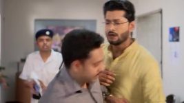 Shubho Bibaho S01 E356 Tej Sinks in Despair