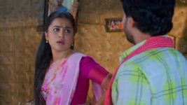 Maguva O Maguva S01 E417 Sindhura's Timely Rescue
