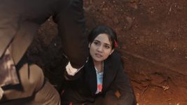 Uff Yeh Love Hai Mushkil S01 E19 The Hunt For Imarti