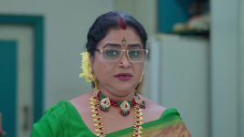 Karthika Deepam S02 E416 Sumithra Demands Answers from Deepa