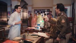 Bade Achhe Lagte Hain S04 E17 Bhagyashree's Father In Jail
