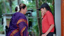 Laxmichya Paaulanni S01 E452 Kajal Faces False Allegations