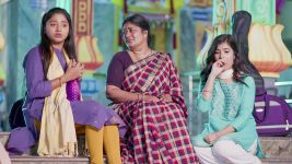 Nindu Manasulu (Star Maa) S01 E15 Prerana's Bag Gets Stolen
