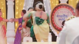 Laxmichya Paaulanni S01 E474 Aaba Praises Saroj's Dedication