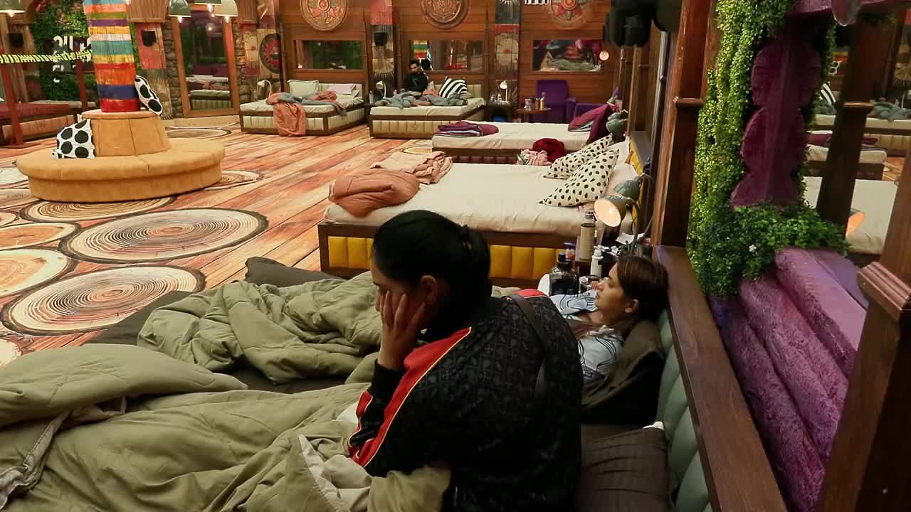 Bigg Boss S19 Hour (00 - 01) 05 Sep 2025