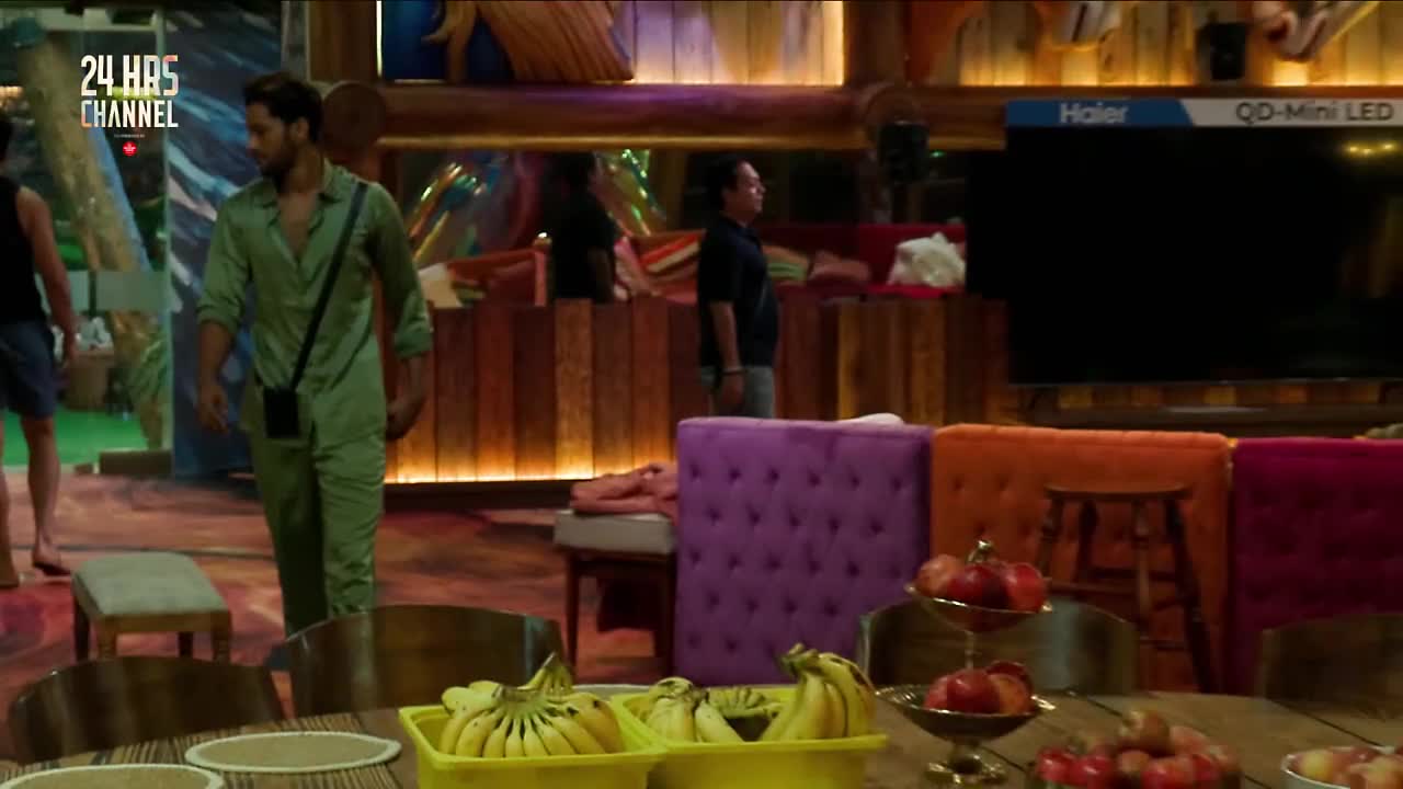 Bigg Boss S19 Hour (00 - 01) 10 Sep 2025