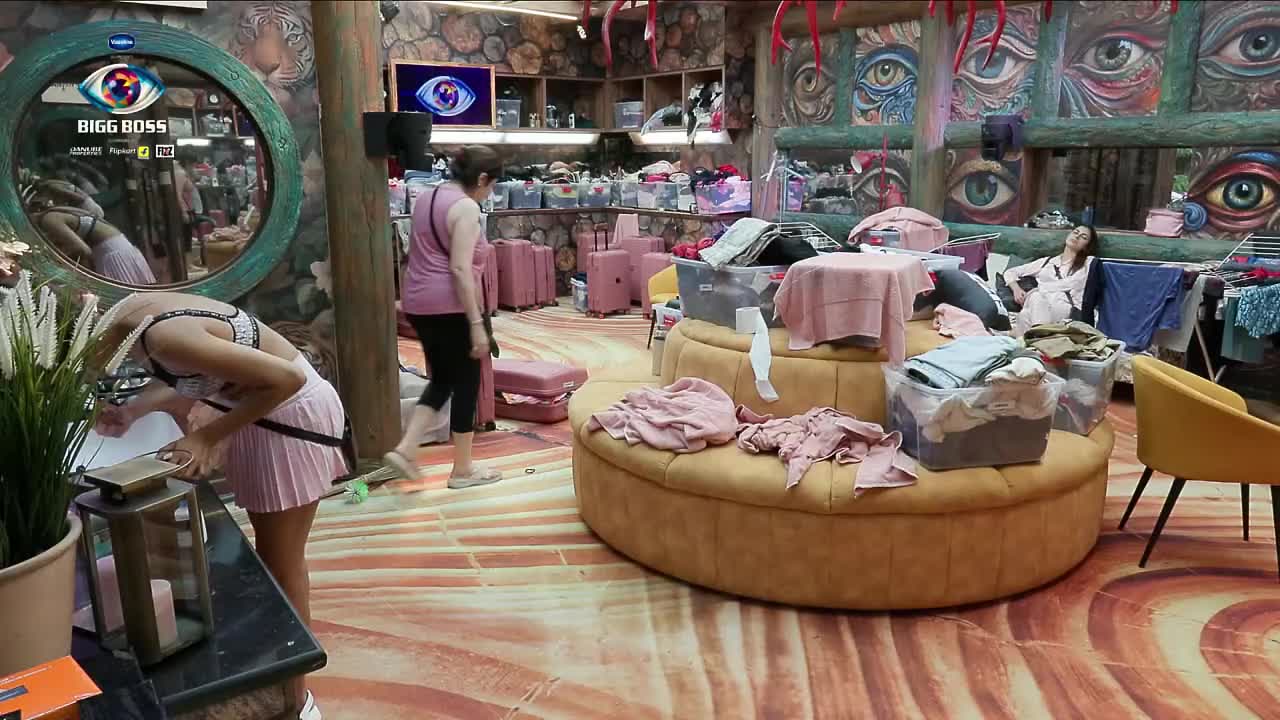 Bigg Boss S19 Hour (11 - 12) 04 Sep 2025