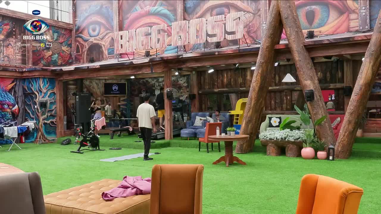 Bigg Boss S19 Hour (13 - 14) 03 Sep 2025
