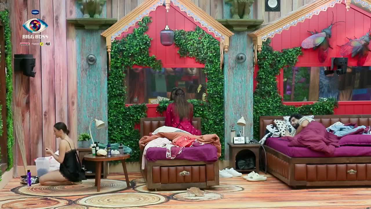Bigg Boss S19 Hour (15 - 16) 04 Sep 2025