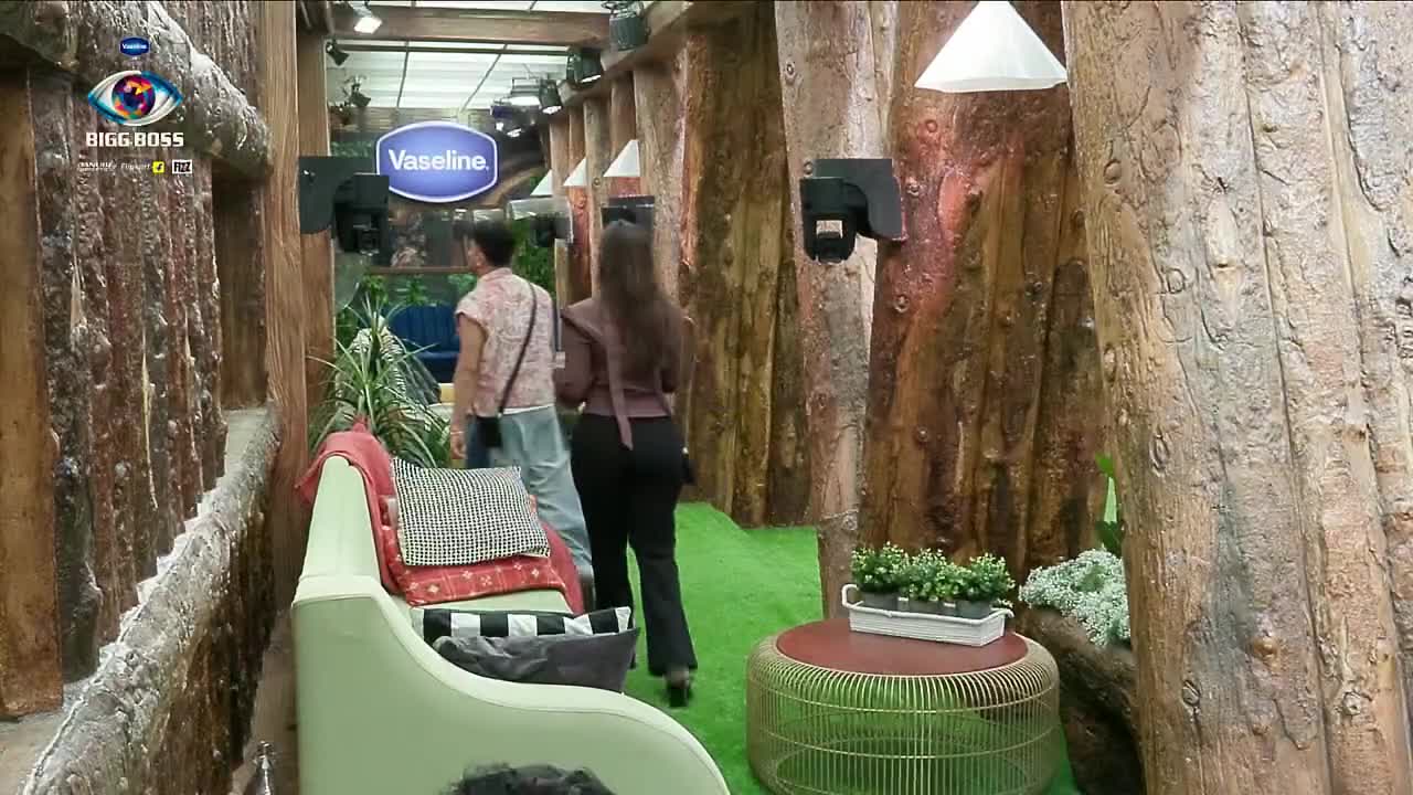 Bigg Boss S19 Hour (18 - 19) 01 Sep 2025