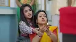 Bajlo Tomar Alor Benu S01E140 Minu Is Restless Full Episode