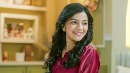 Lapandav (Star Pravah) S01 E01 Meet Lonely and Rebellious Sakhi