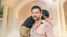Nashibvan (Star Pravah) S01 E02 Rudra Pratap's Brave Rescue