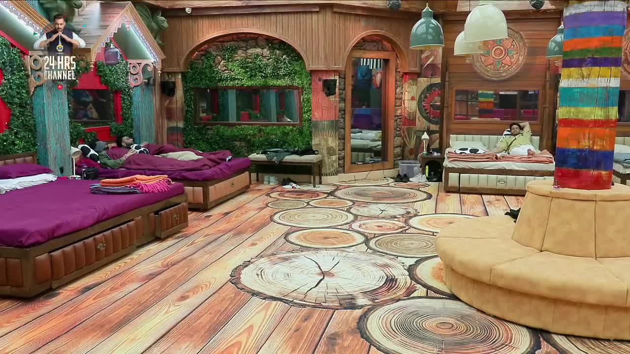 Bigg Boss S19 Hour (16 - 17) 31 Oct 2025