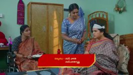 Karthika Deepam S02 E494 Jyotsna Suspects Sumithra's Stay
