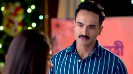 Anurager Chhowa S01 E1229 Aditya Holds Parama Close