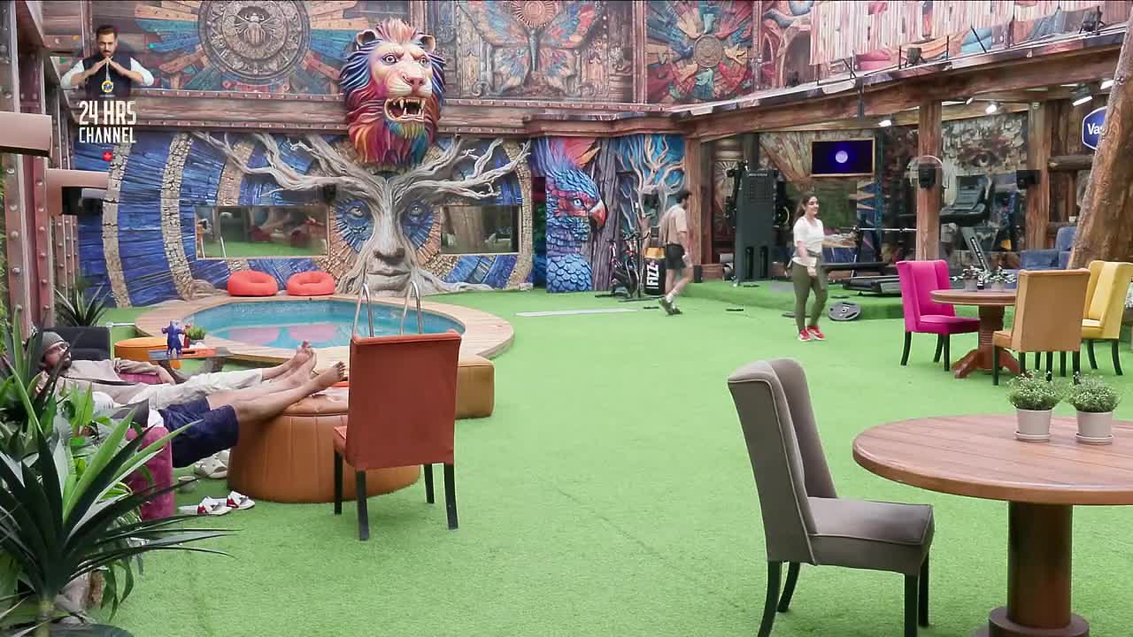 Bigg Boss S19 Hour (15 - 16) 03 Nov 2025