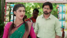 Morambaa S01 E1209 Akshay Sells Flower Garlands