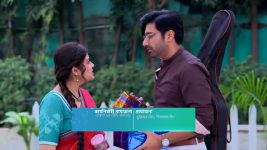 O Mor Dorodiya S01 E55 Aniruddha Catches Nayantara