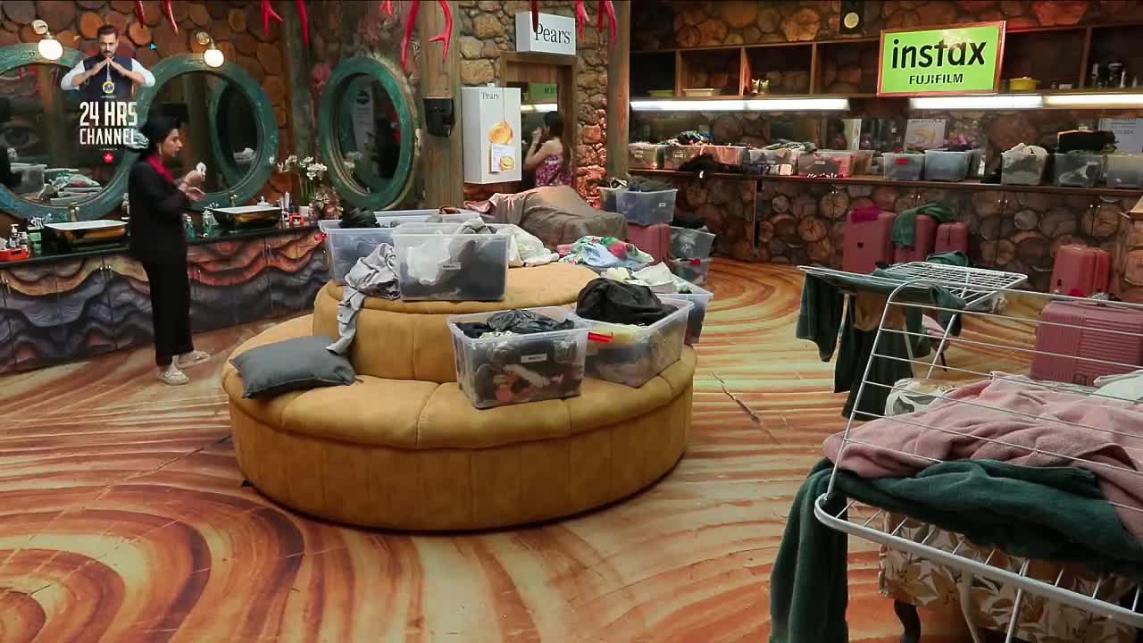 Bigg Boss S19 Hour (00 - 01) 01 Dec 2025