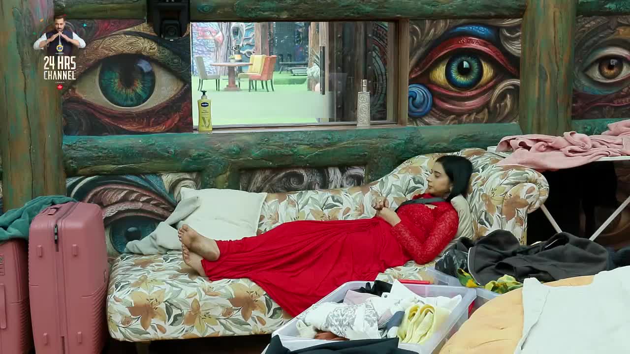Bigg Boss S19 Hour (17 - 18) 01 Dec 2025