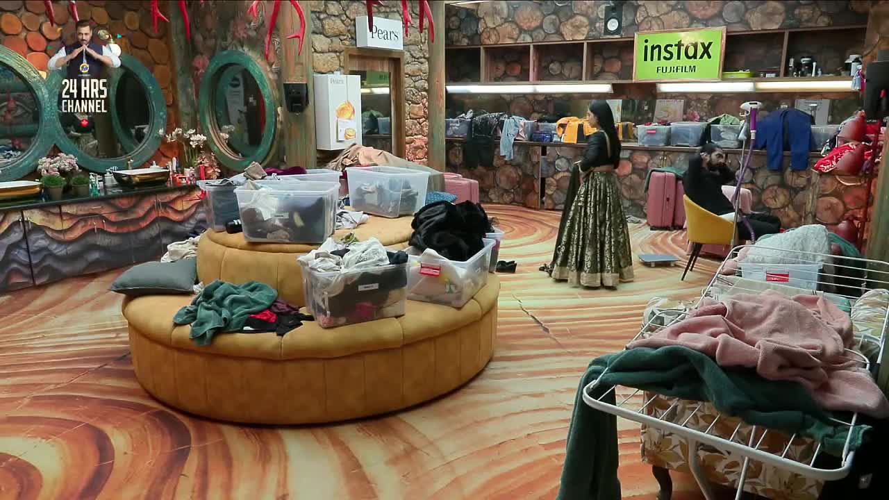 Bigg Boss S19 Hour (18 - 19) 02 Dec 2025