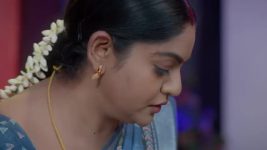 Karthika Deepam S02 E553 Karthik Fumes at Kasi