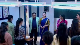 Professor Bidya Banerjee S01 E64 Bidya Lights Up the Room
