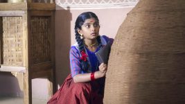 Me Savitribai Jotirao Phule S01 E08 Savitribai's Painful Punishment