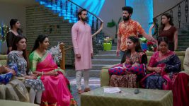 Brahma Mudi S01 E963 Rahul, Rekha Stay Back