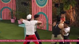 Engaged Roka Ya Dhoka S02 E09 Biswa in a Dilemma