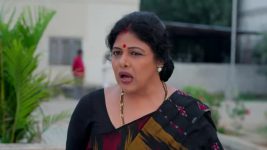 Podarillu S01 E52 Mahalakshmi Succumbs to Sorrow