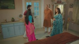 Tharala Tar Mag S01 E1059 Sayali Runs Into Sakshi