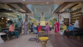 Karthika Deepam S02 E593 Das Makes a Smart Escape