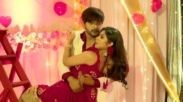 Lokkhi Jhanpi (Star Jalsha) S01 E202 Valentine's Special