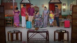 Karthika Deepam S02 E626 Parijatham Confronts Deepa